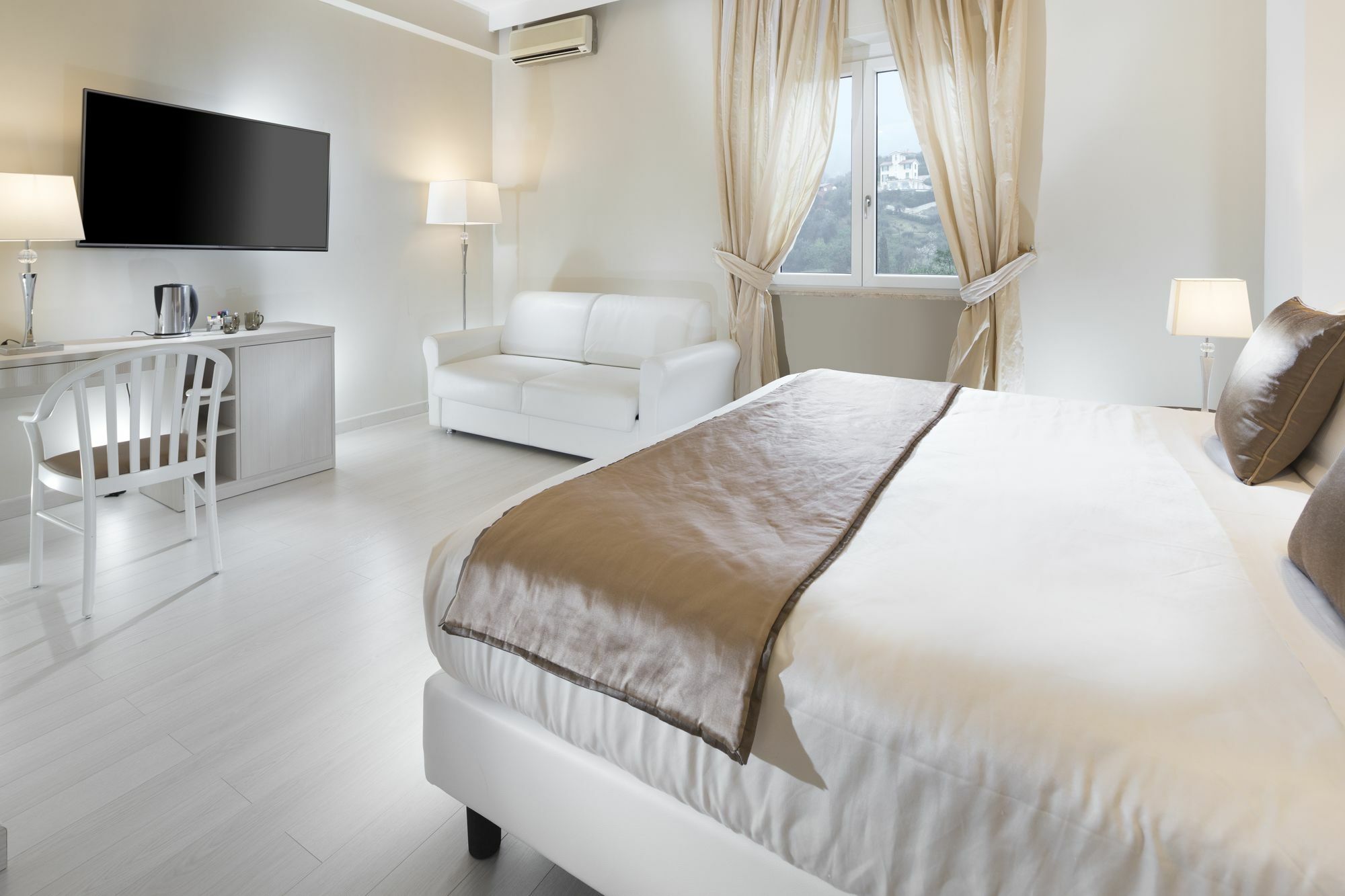 Hotel Europa Grand 3*